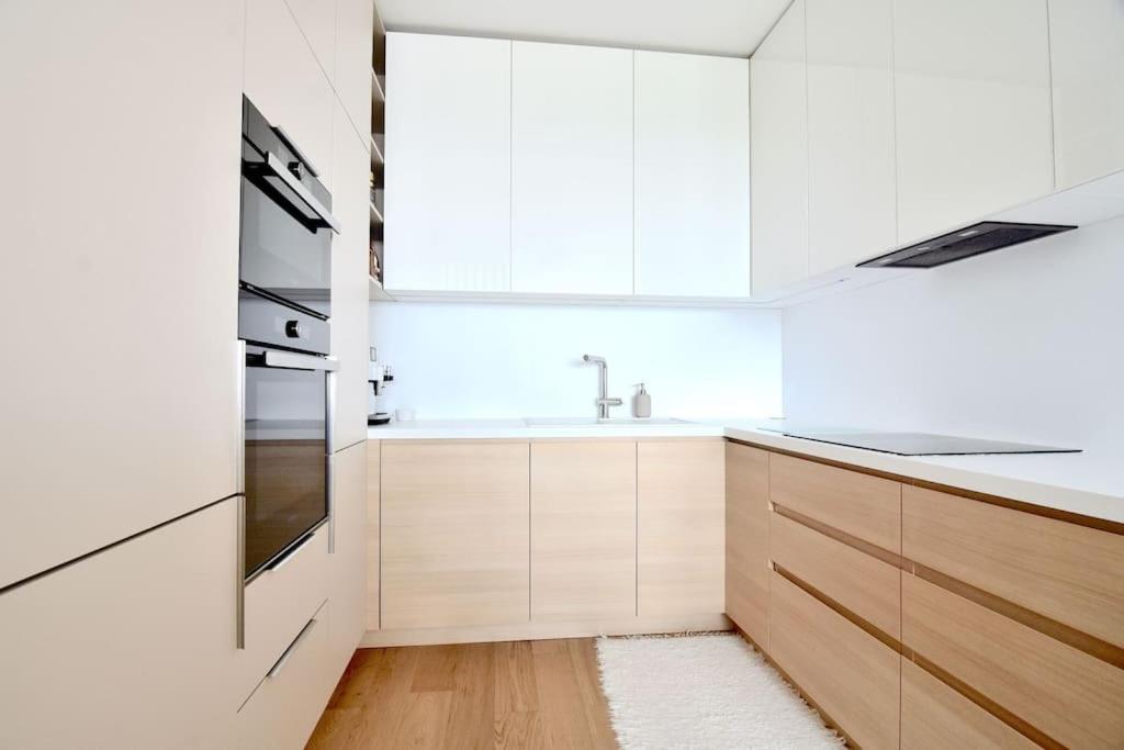 Downtown Charm With Free Parking Spot Apartment Bratislava Exterior photo